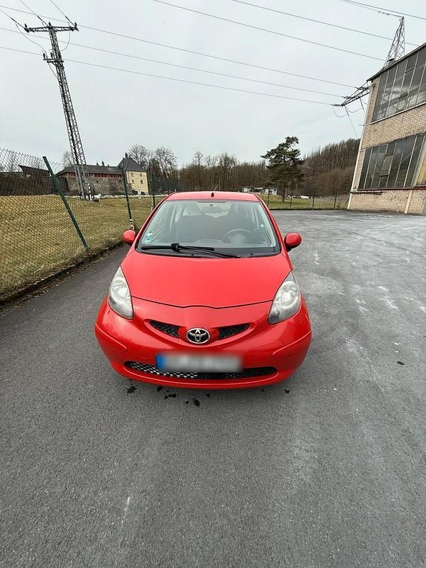 Rot Gebraucht 2008 Toyota Aygo Kleinwagen | 1.700 € (Fairer Preis) - Bild 1/4