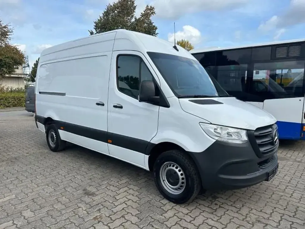 Używany Mercedes Sprinter 143 KM (105 kW) 2020 Biały Van