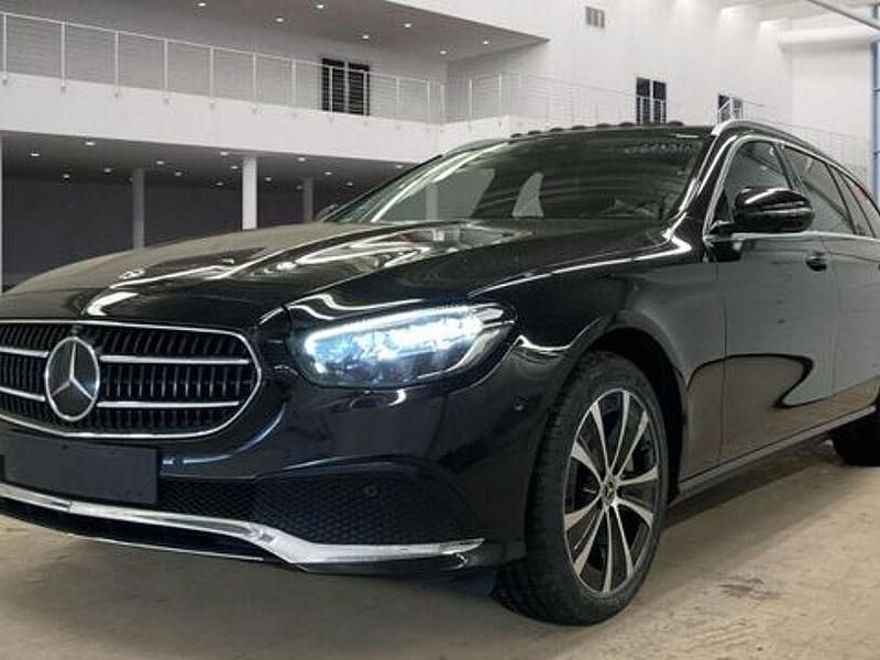 Gebraucht Mercedes E300 306 PS (225 kW) 2022 Schwarz Limousine