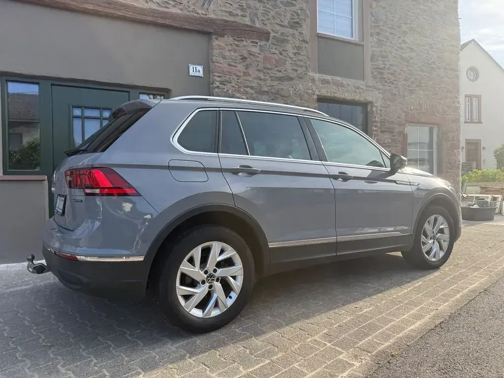 Gebraucht VW Tiguan 150 PS (110 kW) 2021 Grau SUV