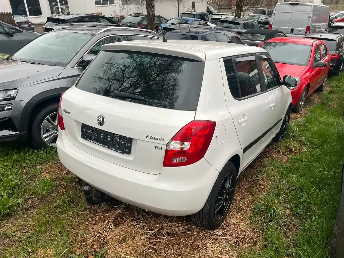 Gebraucht Skoda Fabia 105 PS (77 kW) 2013 Weiß Kleinwagen