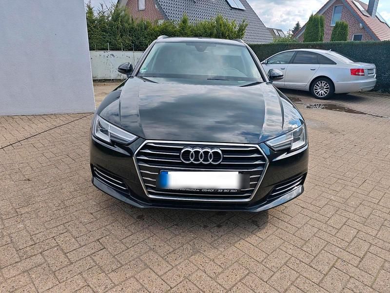 Schwarz Gebraucht 2018 Audi A4 Kombi | 12.900 € (Fairer Preis) - Bild 1/4