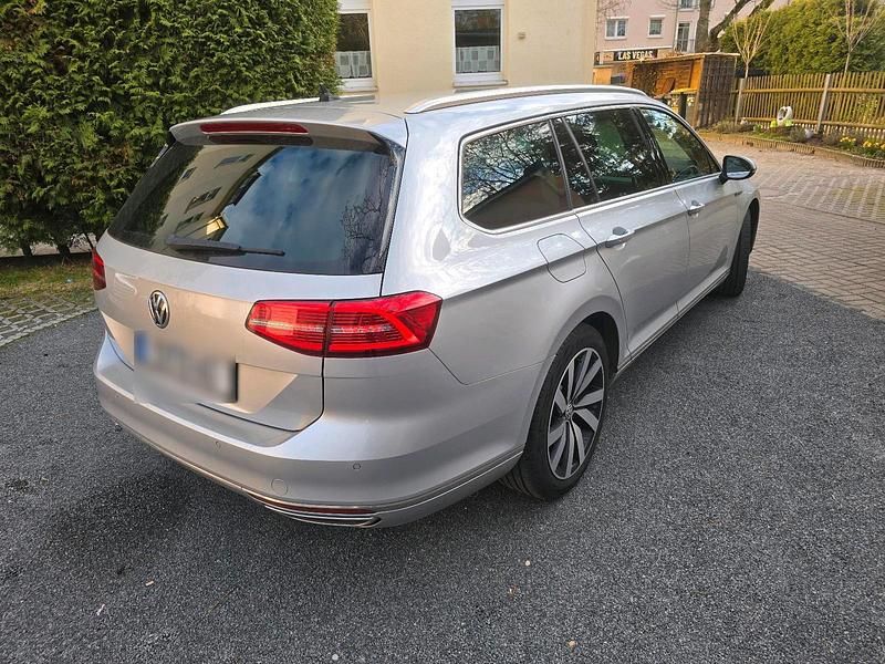 Gebraucht VW Passat Alltrack Highline 239 PS (175 kW) 2015 Silber Kombi