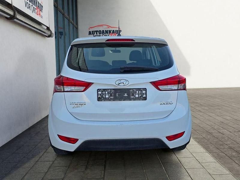 Gebraucht Hyundai ix20 Trend 125 PS (91 kW) 2015 Weiß Kleinwagen