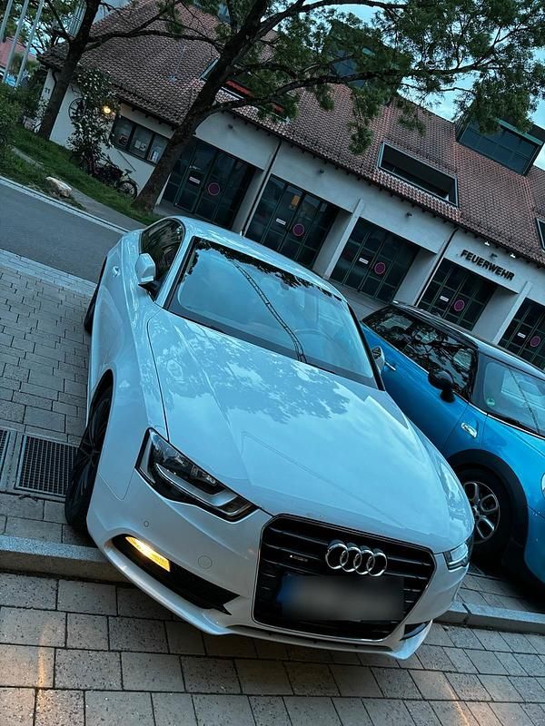 Weiß Gebraucht 2014 Audi A5 Coupé | 15.400 € (Guter Preis) - Bild 1/4