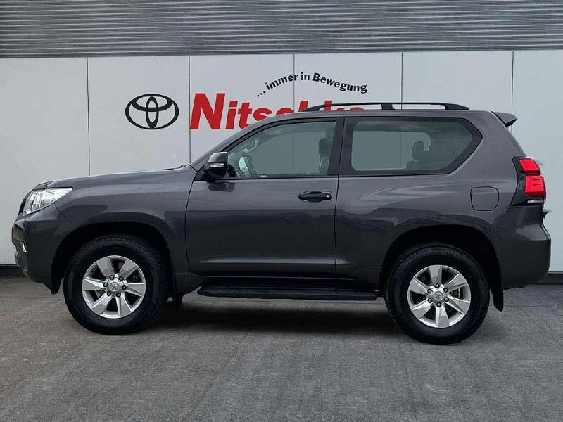 Gebraucht Toyota Land Cruiser Basis 204 PS (150 kW) 2022 Marlingrau SUV