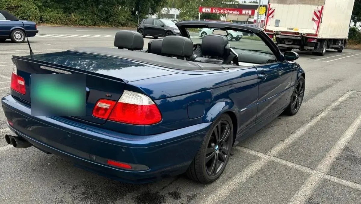 Gebraucht BMW 320 Cabriolet 170 PS (125 kW) 2004 Blau Cabrio