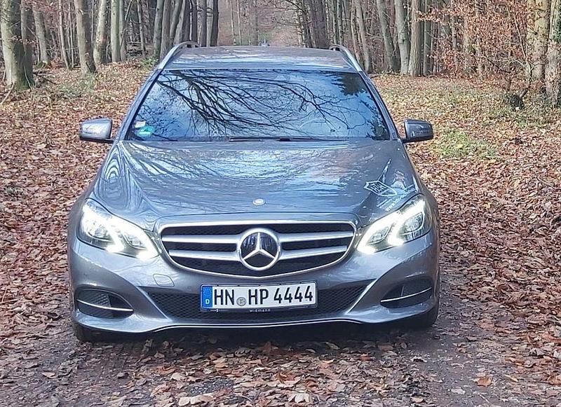 Gebraucht Mercedes E220 Edition 170 PS (125 kW) 2016 Grau Limousine