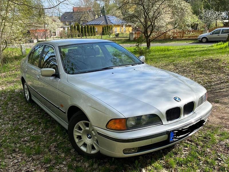 Gebraucht BMW 520 150 PS (110 kW) 2000 Silber Limousine