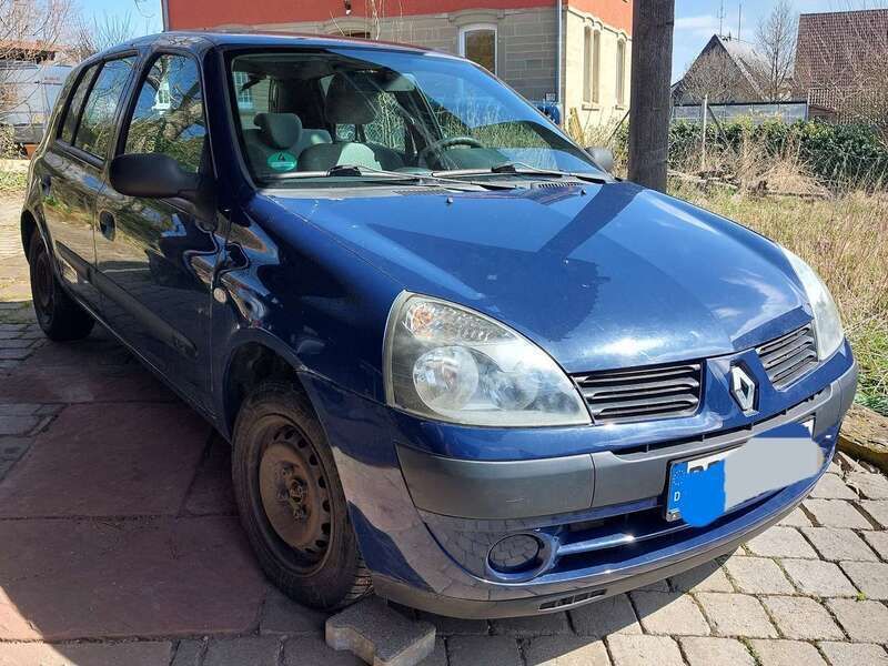 Blau Gebraucht 2004 Renault Clio II Limousine | 9.999 € - Bild 1/4