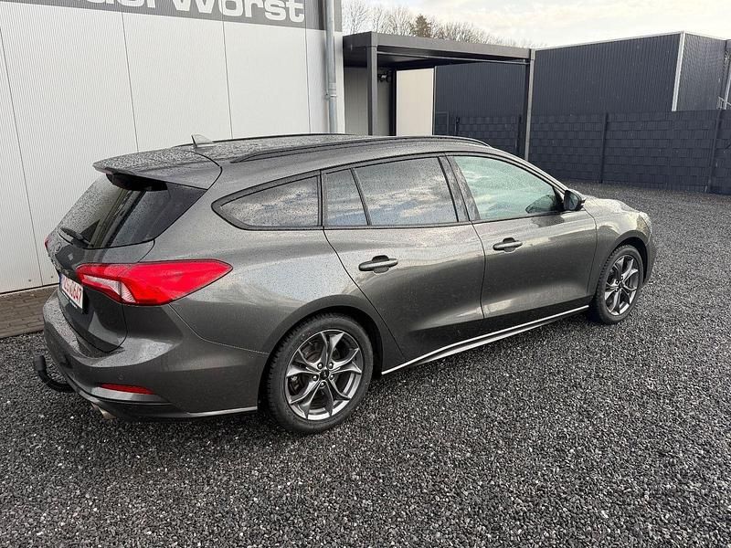 Gebraucht Ford Focus ST-Line 125 PS (91 kW) 2021 Grau Kombi