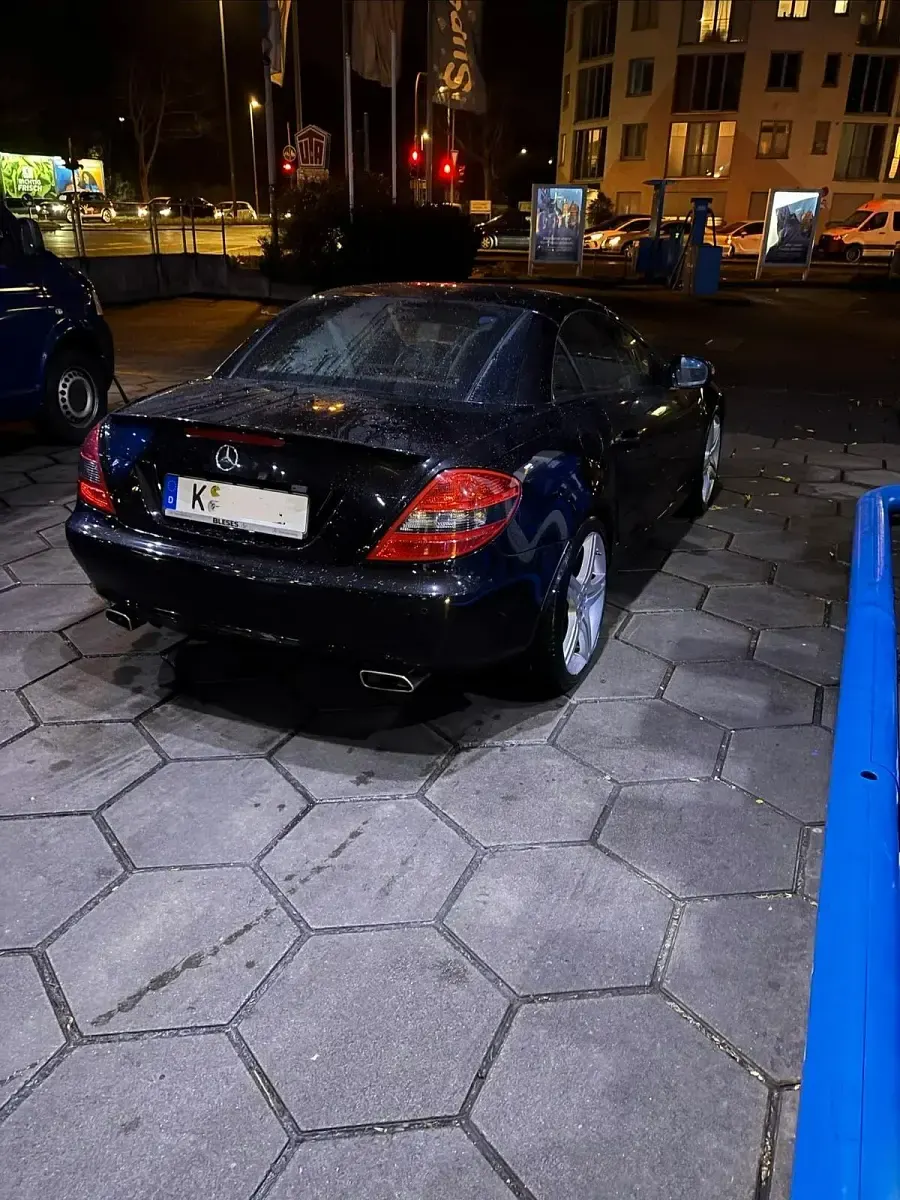 Gebraucht Mercedes SLK200 184 PS (135 kW) 2010 Schwarz Cabrio