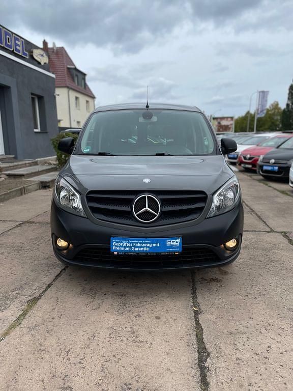 Grau Gebraucht 2016 Mercedes Citan 111 Kombi | 8.500 € (Fairer Preis) - Bild 1/4