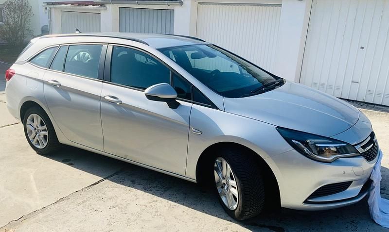 Gebraucht Opel Astra Edition 136 PS (100 kW) 2018 Silber Kombi
