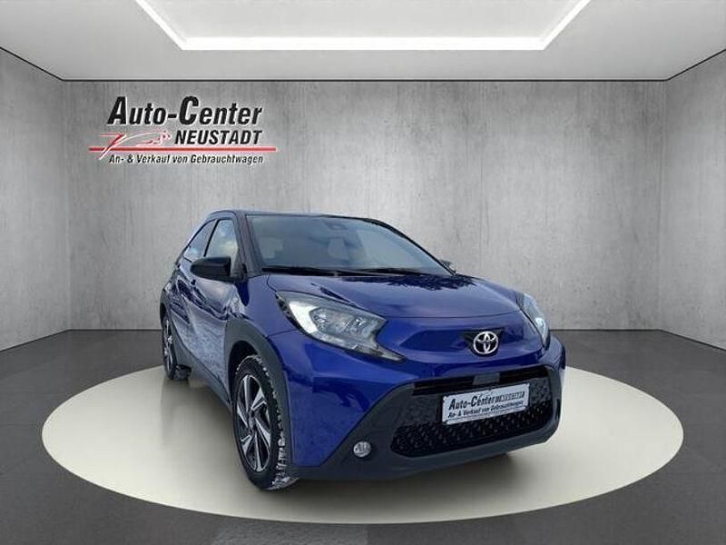 Blau Gebraucht 2024 Toyota Aygo Kleinwagen | 19.750 € (Etwas zu teuer) - Bild 1/4