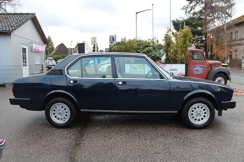 Gebraucht Alfa Romeo Alfetta 131 PS (96 kW) 1980 Blau Limousine