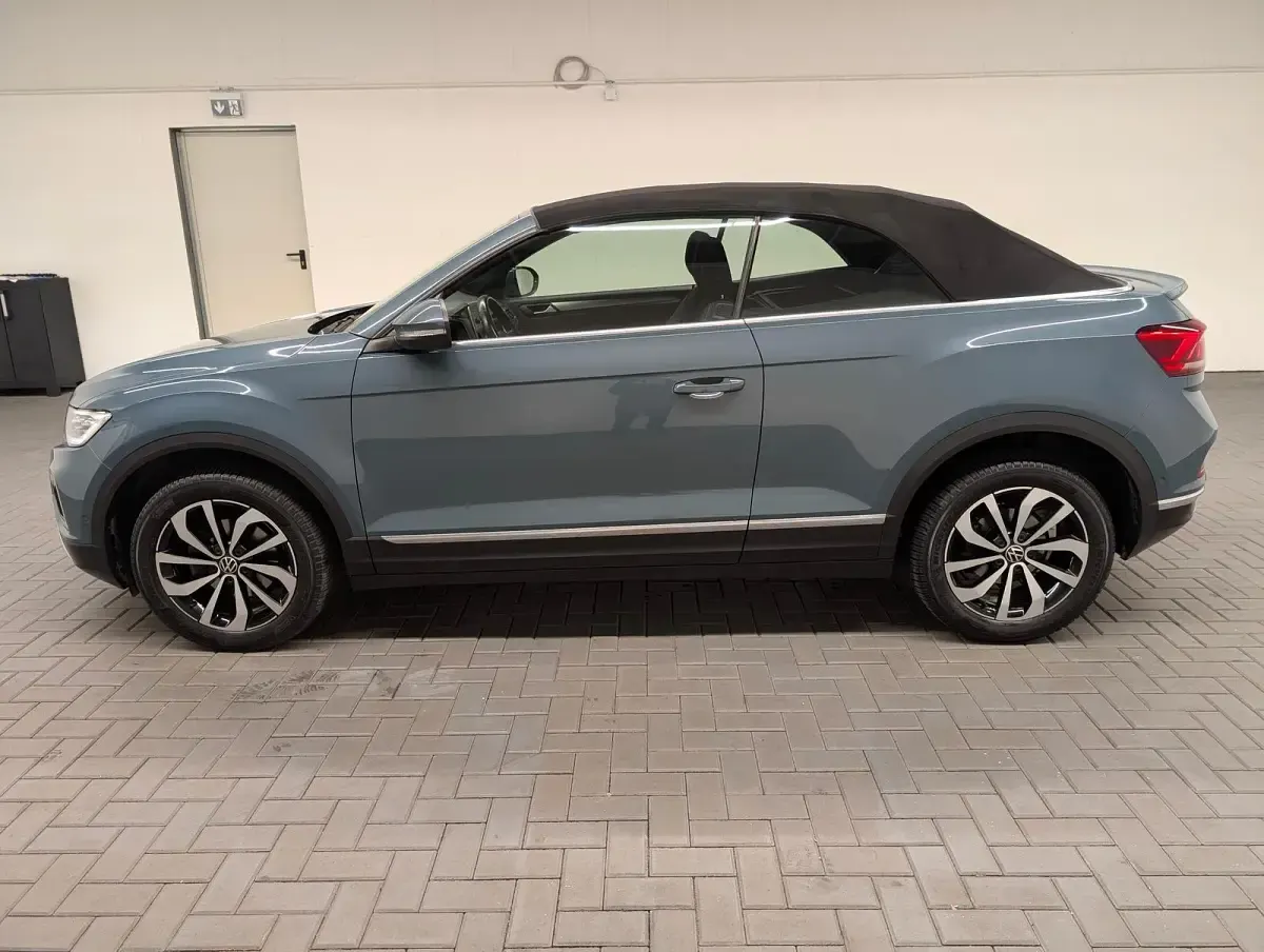 Gebraucht VW T-Roc Style 150 PS (110 kW) 2022 Petroleumblaumet. SUV