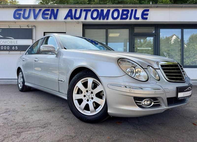 Silber Gebraucht 2007 Mercedes E220 Avantgarde Limousine | 4.880 € (Fairer Preis) - Bild 1/4