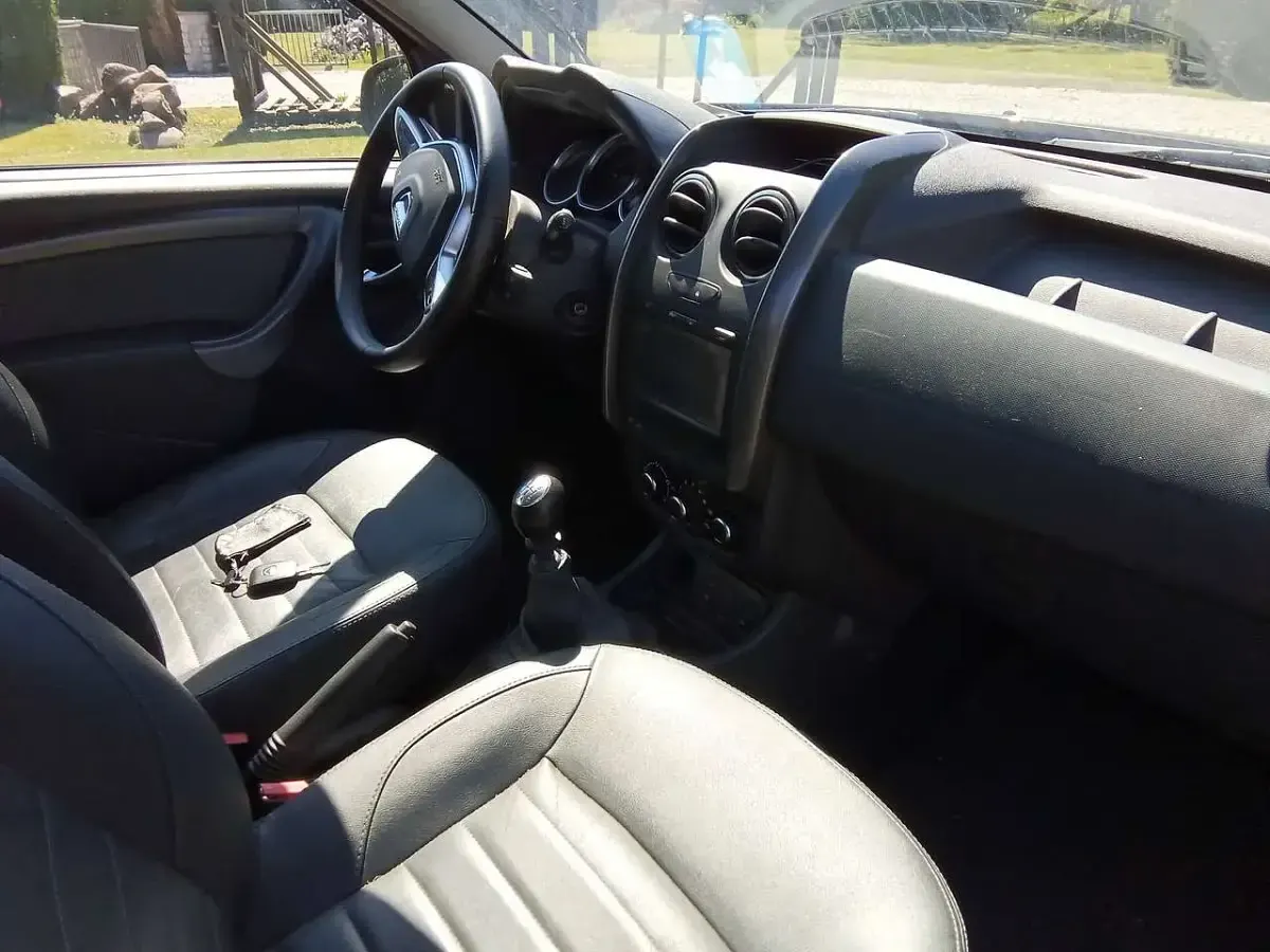 Gebraucht Dacia Duster Lauréate 125 PS (91 kW) 2017 Schwarz SUV