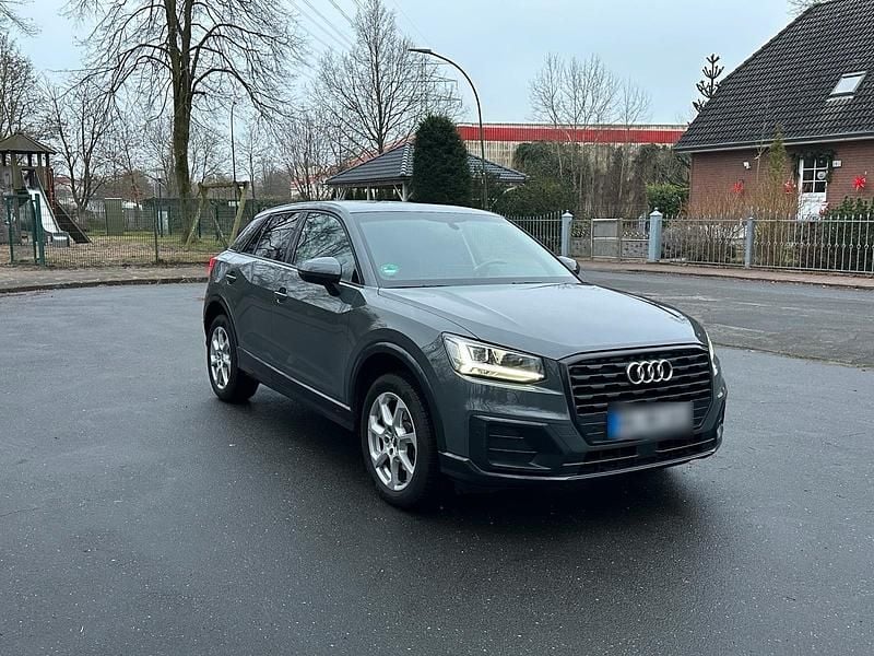 Gebraucht Audi Q2 Design 150 PS (110 kW) 2018 Grau SUV