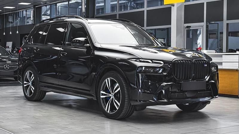 Gebraucht BMW X7 M Sport 530 PS (389 kW) 2023 Schwarz SUV