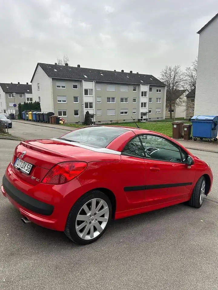 Gebraucht Peugeot 207 CC 120 PS (88 kW) 2013 Rot Cabrio