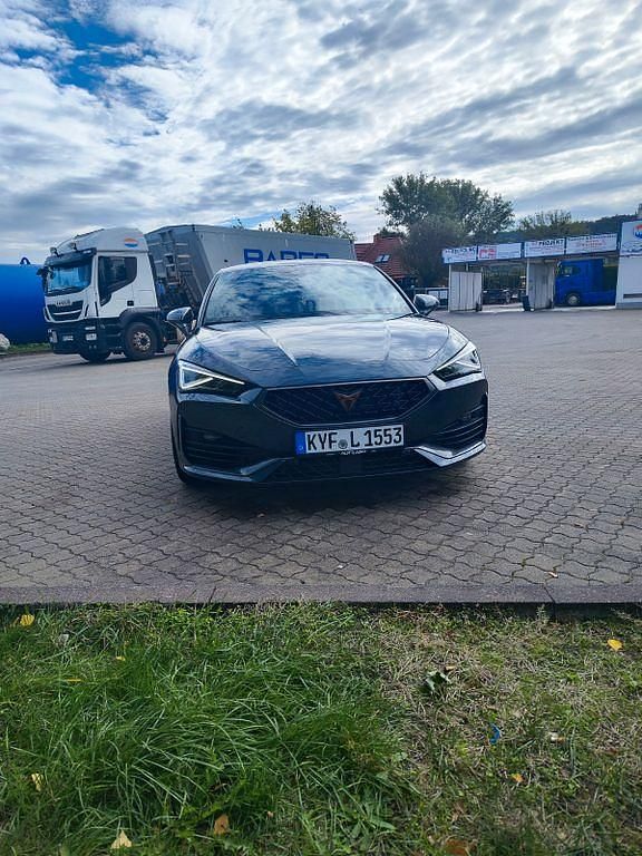 Gebraucht Cupra Leon VZ 300 PS (220 kW) 2023 Schwarz Limousine