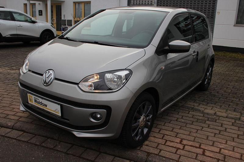 Silber Gebraucht 2016 VW up! CLUB Kleinwagen | 9.490 € (Fairer Preis) - Bild 1/4