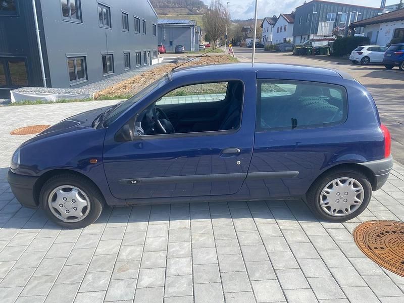 Gebraucht Renault Clio II 60 PS (44 kW) 1999 Blau Kleinwagen