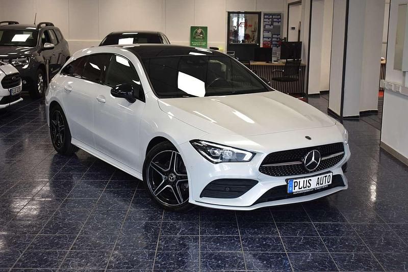 Digitalweiss Gebraucht 2021 Mercedes CLA200 AMG Kombi | 23.870 € (Fairer Preis) - Bild 1/4