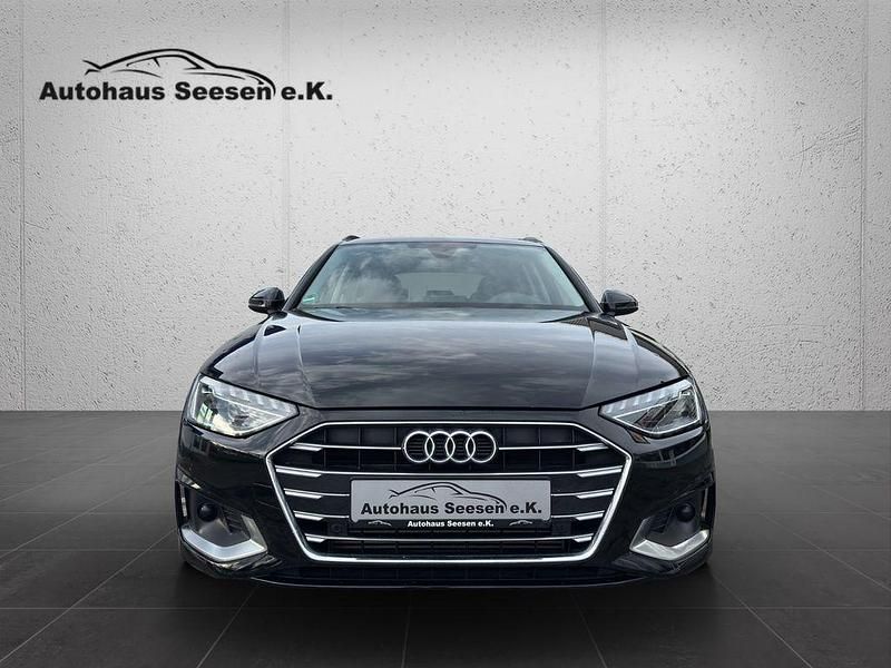 Gebraucht Audi A4 Advanced 150 PS (110 kW) 2021 Brillantschwarz Kombi