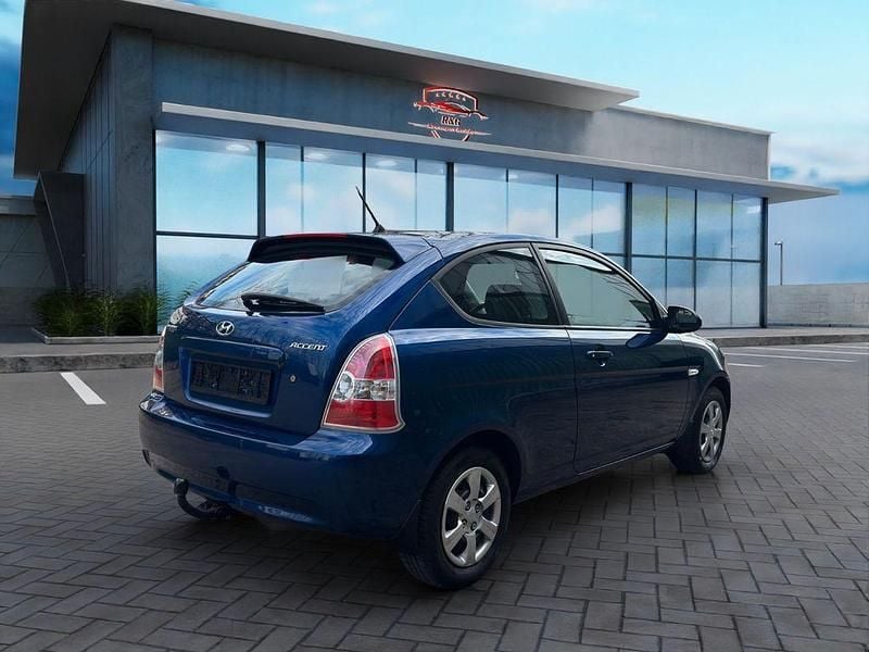 Gebraucht Hyundai Accent 97 PS (71 kW) 2007 Blau Kleinwagen