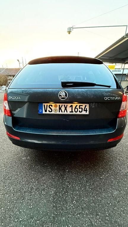 Gebraucht Skoda Octavia Solution 150 PS (110 kW) 2015 Schwarz Kleinwagen