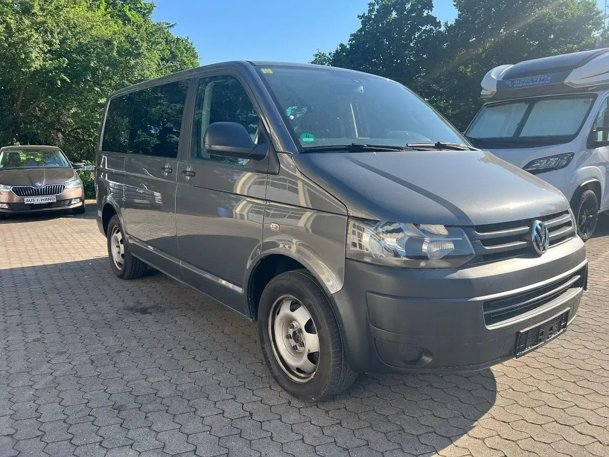 Gebraucht VW Caravelle 179 PS (131 kW) 2013 Grau Van