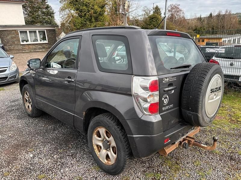 Gebraucht Suzuki Grand Vitara 106 PS (77 kW) 2010 Grau SUV