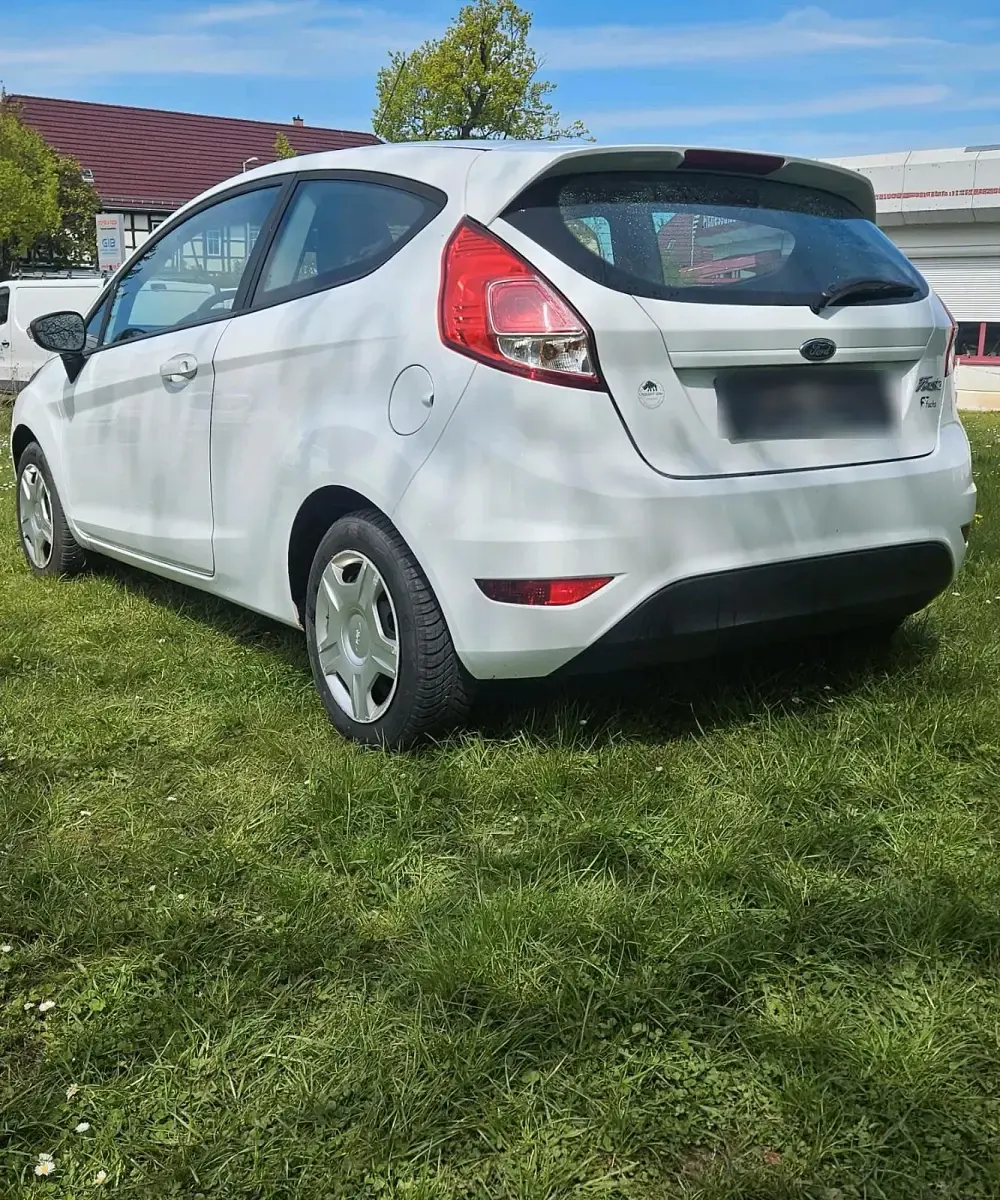 Second-hand Ford Fiesta 80 CP (58 kW) 2016 Alb Hatchback