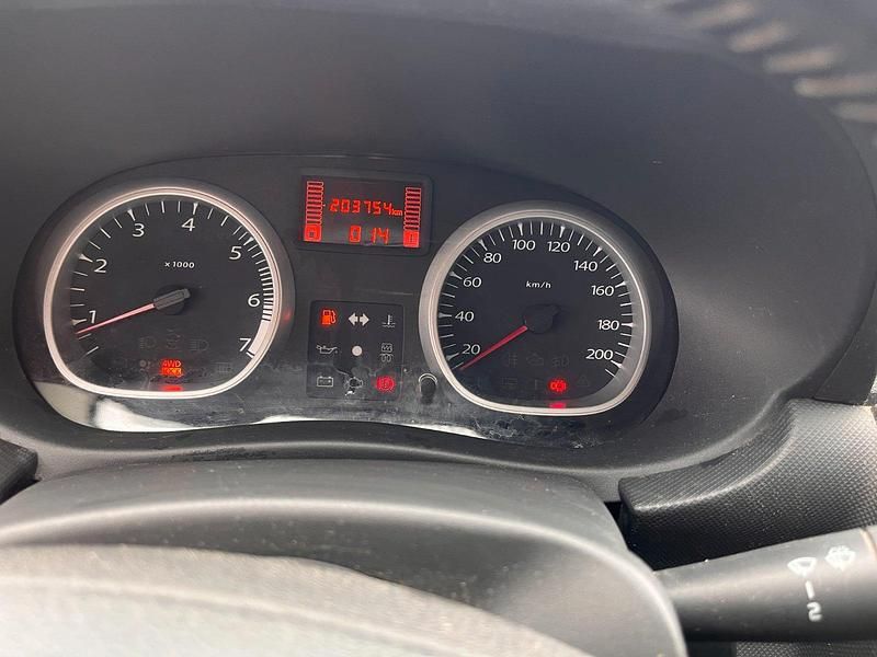 Second-hand Dacia Duster 110 CP (80 kW) 2011 Alb SUV