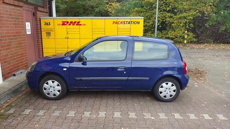 Blau Gebraucht 2003 Renault Clio II Kleinwagen | 700 € (Guter Preis) - Bild 1/3