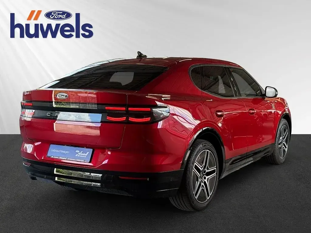 Używany Ford Capri Premium 250 kW (340 KM) 2025 Czerwony SUV