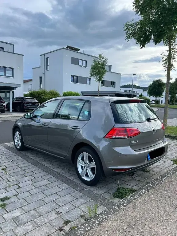 Gebraucht VW Golf VII Comfortline 105 PS (77 kW) 2013 Grau Limousine
