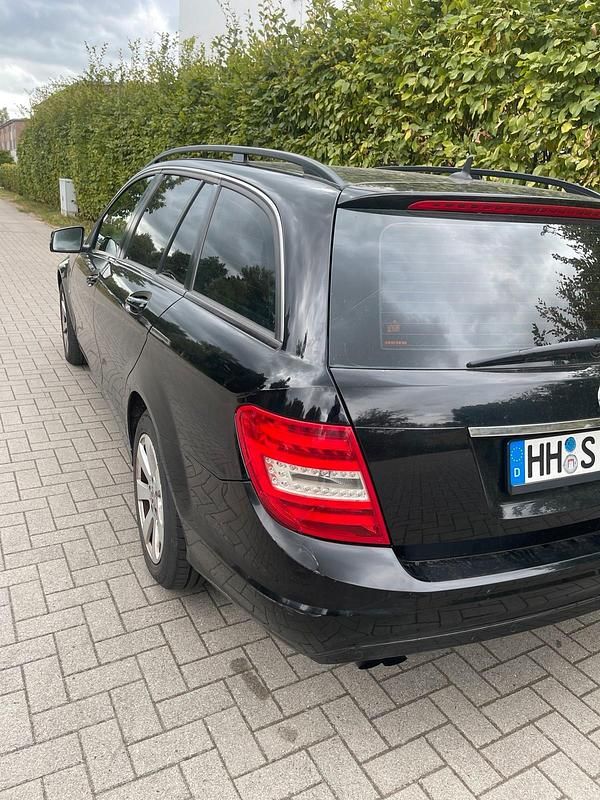 Schwarz Gebraucht 2012 Mercedes C200 Kombi | 5.000 € (Guter Preis) - Bild 1/3