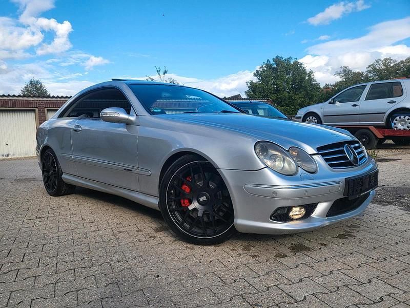 Silber Gebraucht 2003 Mercedes CLK500 AMG Coupé | 6.999 € (Fairer Preis) - Bild 1/4