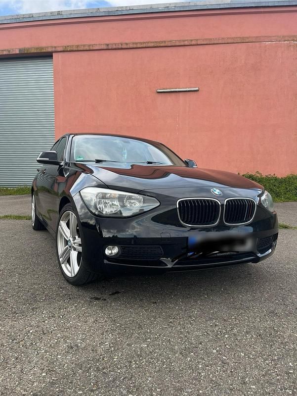 Schwarz Gebraucht 2013 BMW 116 Sport Line Kleinwagen | 6.200 € (Guter Preis) - Bild 1/4