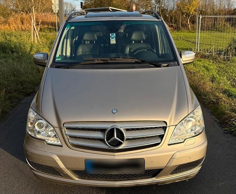 Gebraucht Mercedes Viano 163 PS (119 kW) 2011 Silber Van / Kleinbus