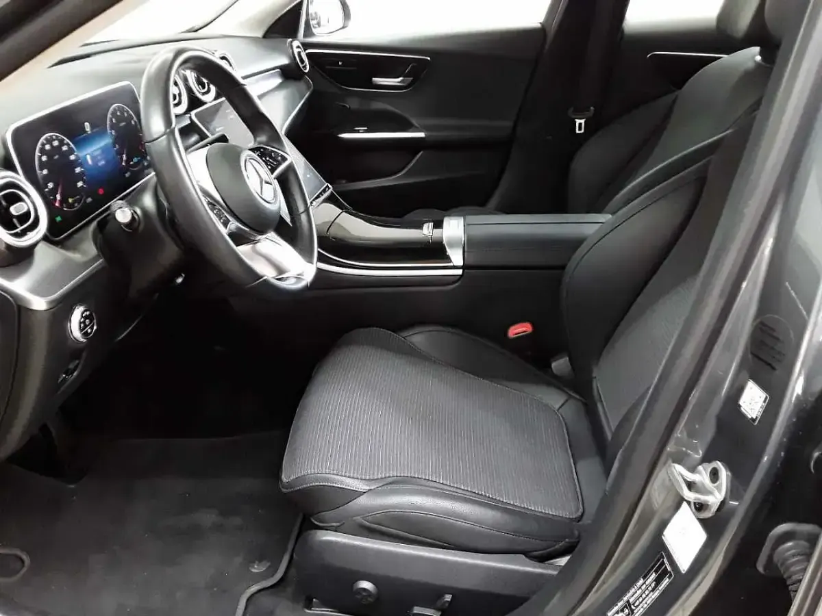 Gebraucht Mercedes C180 Avantgarde 170 PS (125 kW) 2022 Selenitgrau metallic Limousine