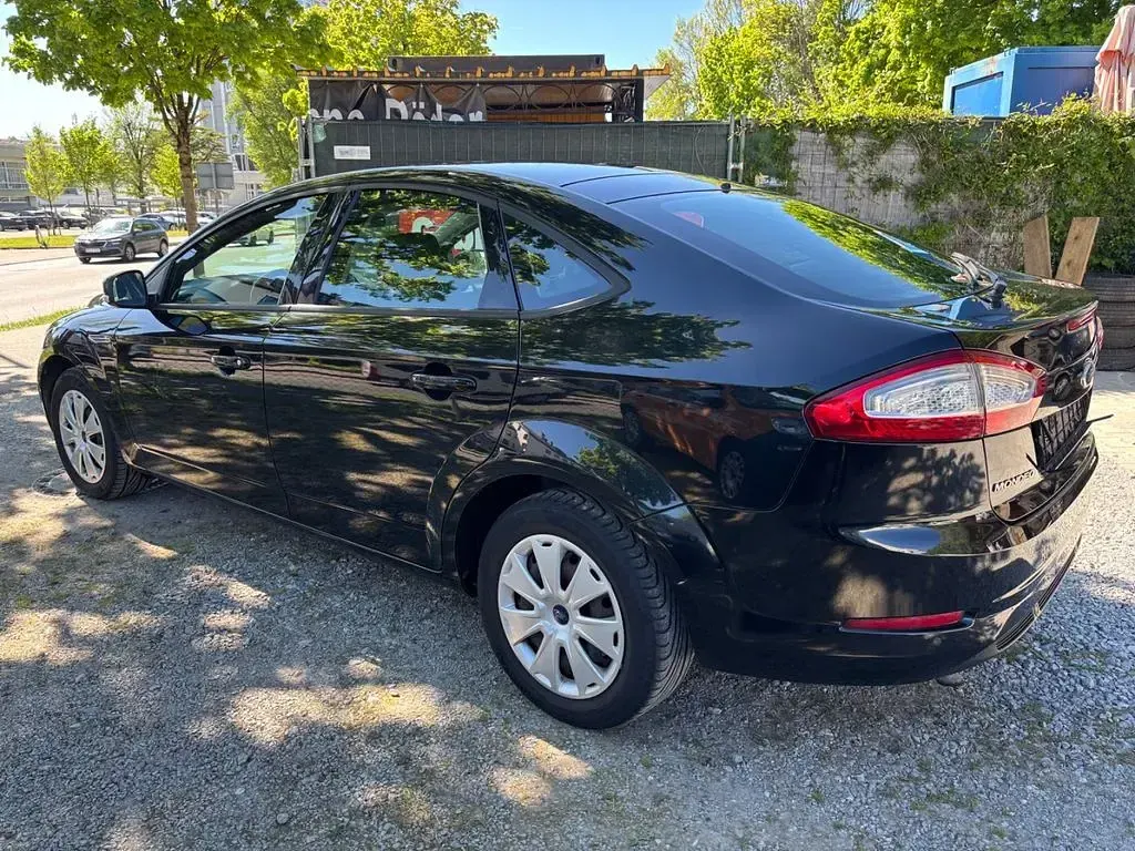 Gebraucht Ford Mondeo Trend 145 PS (106 kW) 2010 Schwarz Limousine
