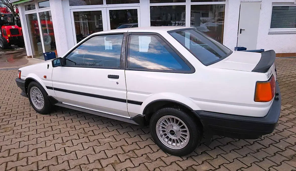 Gebraucht Toyota Corolla 115 PS (84 kW) 1987 Weiß Coupé