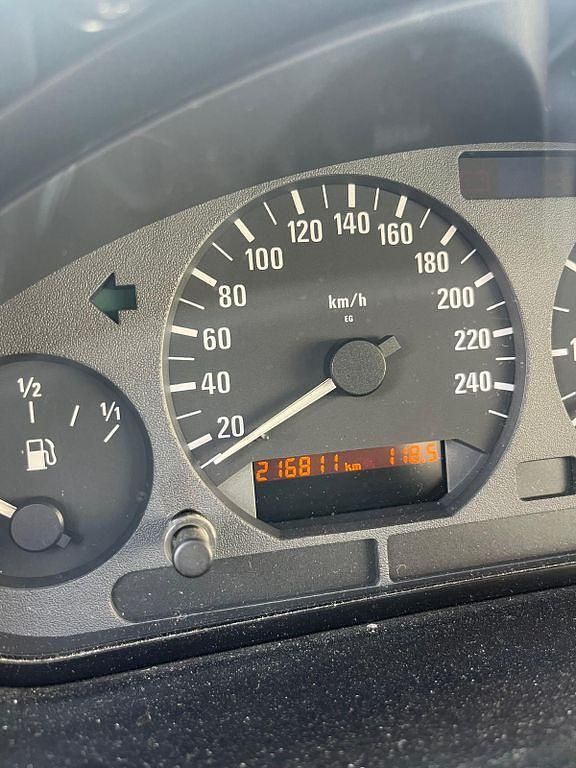 Gebraucht BMW 316 102 PS (75 kW) 1994 Silber Coupé