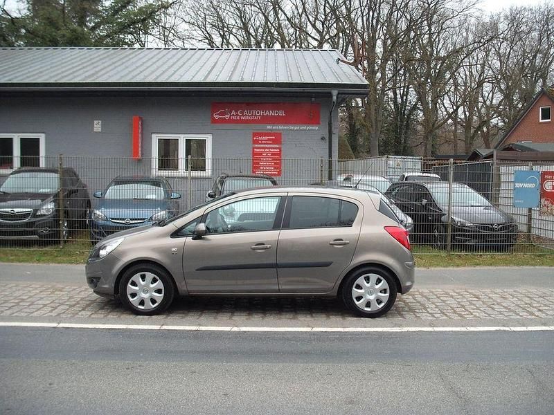 Gebraucht Opel Corsa Selection 101 PS (74 kW) 2010 Braun Kleinwagen