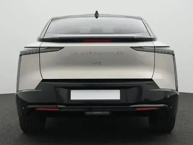 Gebraucht DS Automobiles N°8 180 kW (245 PS) 2025 Kristallgrau SUV